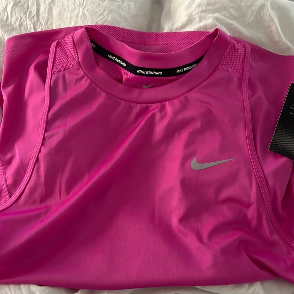 Nike Tank Top - Picture 2 of 4